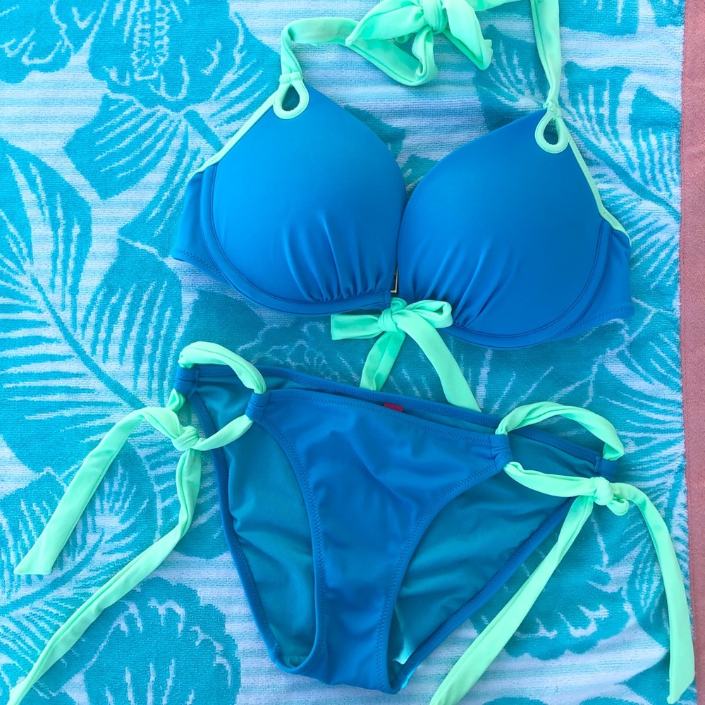 Victoria’s Secret Fabulous Push Up Bikini